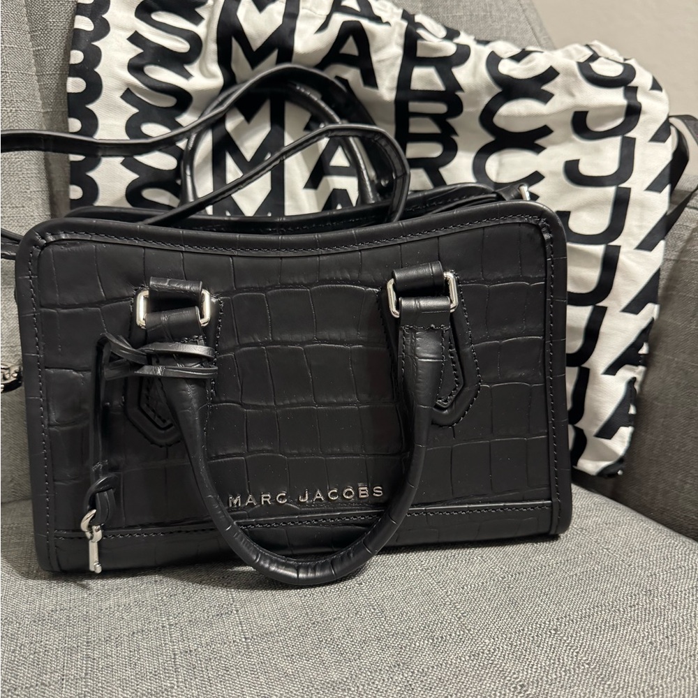 Marc Jacobs Croc-Embossed Black women’s shoulder purse